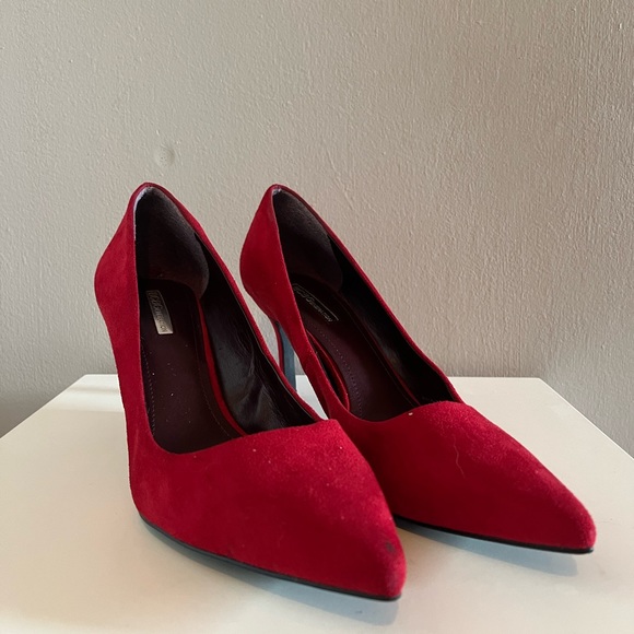 Red heels! - Picture 3 of 8